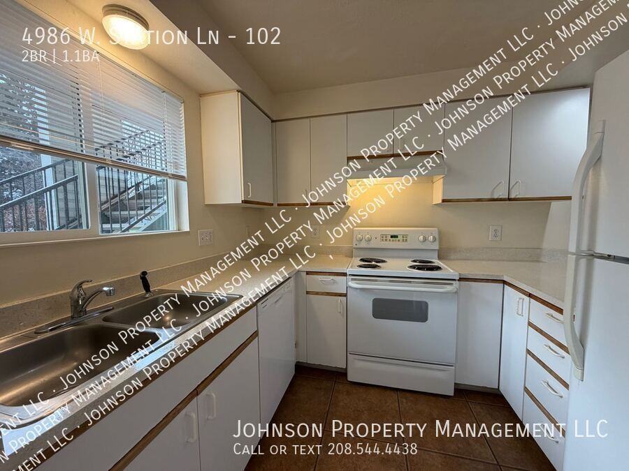 4986 West Station Lane #102 - Photo 5 of 16