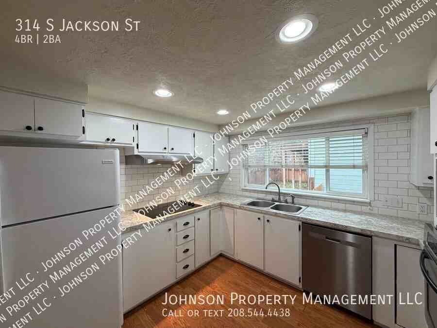314 S Jackson St - Photo 5 of 23