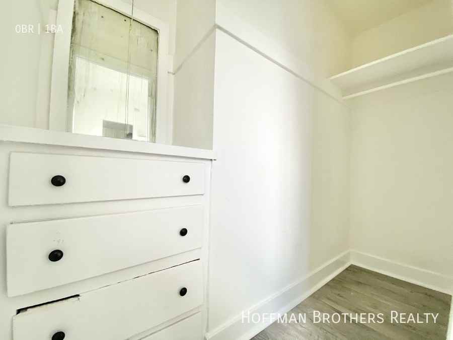 983 South Oxford Avenue #105 - Photo 4 of 4