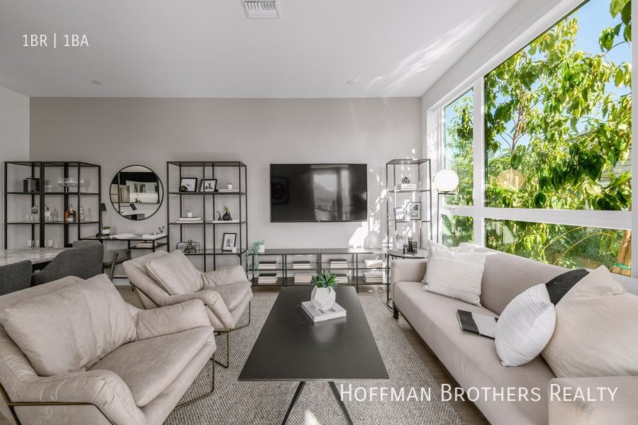 200 North Toluca Street #507 - Photo 2 of 12