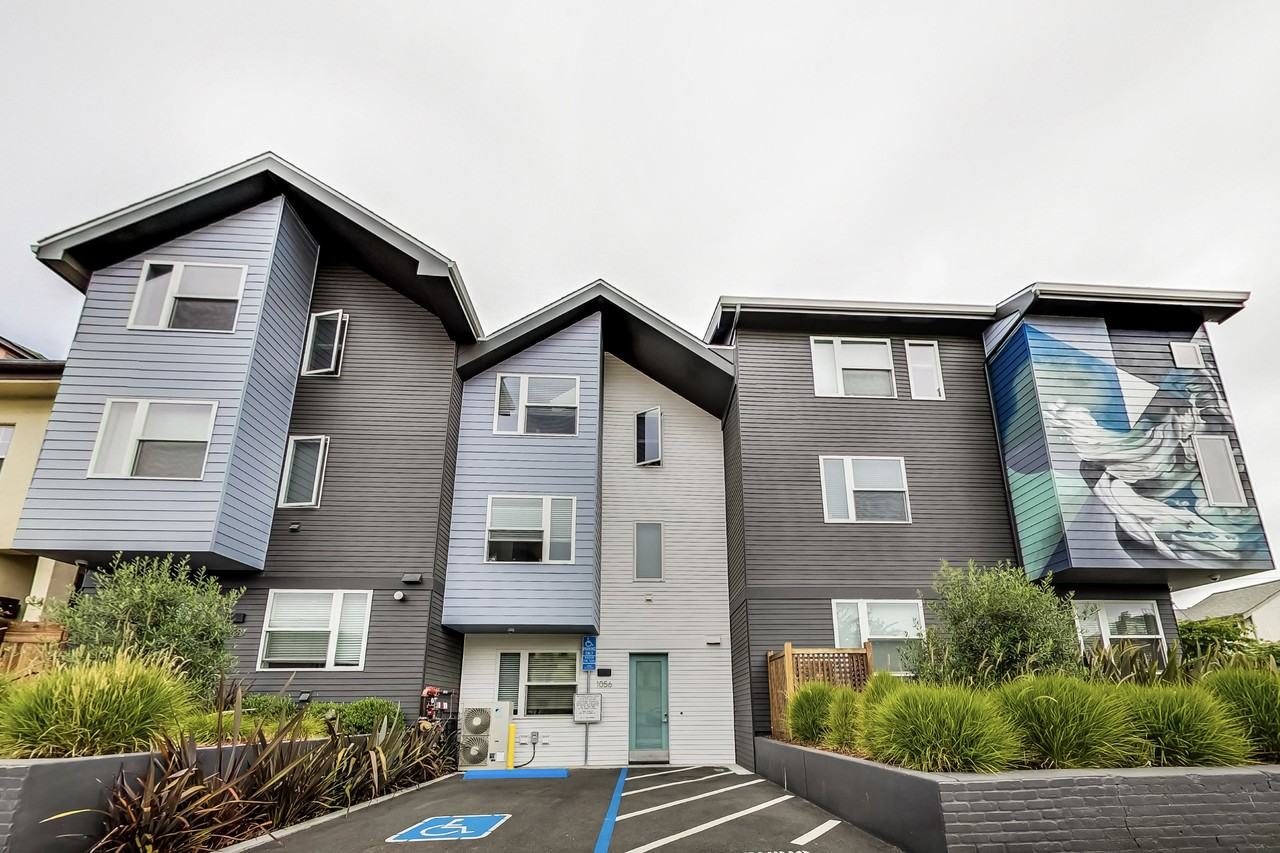 ArtHaus Linden - Photo 3 of 14