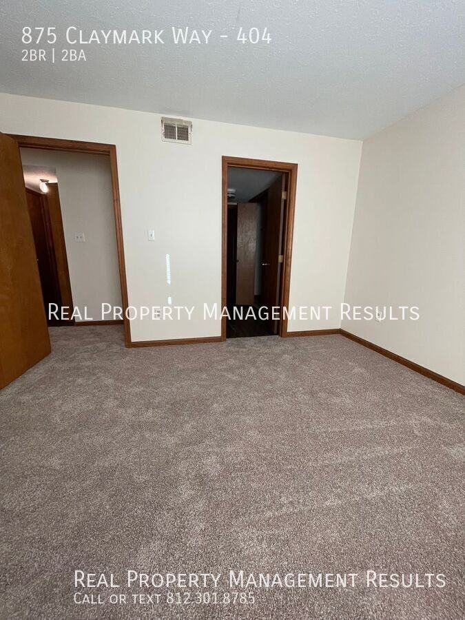 875 Claymark Way #404 - Photo 7 of 13