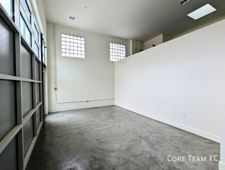 3130 Gillham Rd #230 - Photo 5 of 26