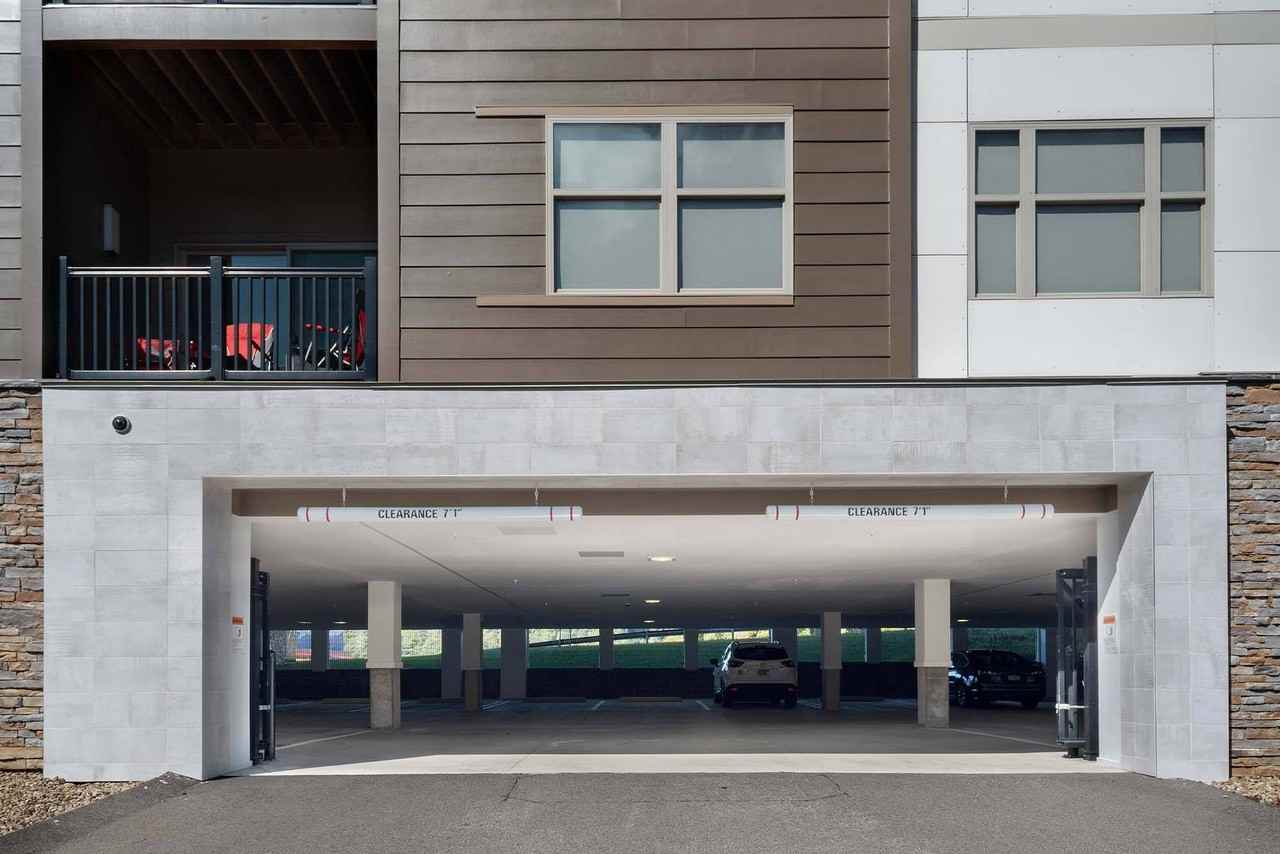 Cosmopolitan Apartments - Photo 5 of 20