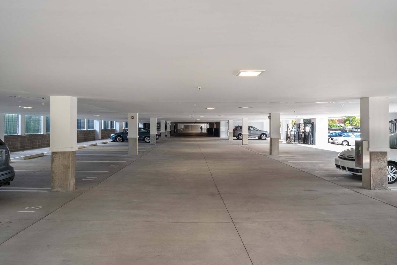 Cosmopolitan Apartments - Photo 6 of 20