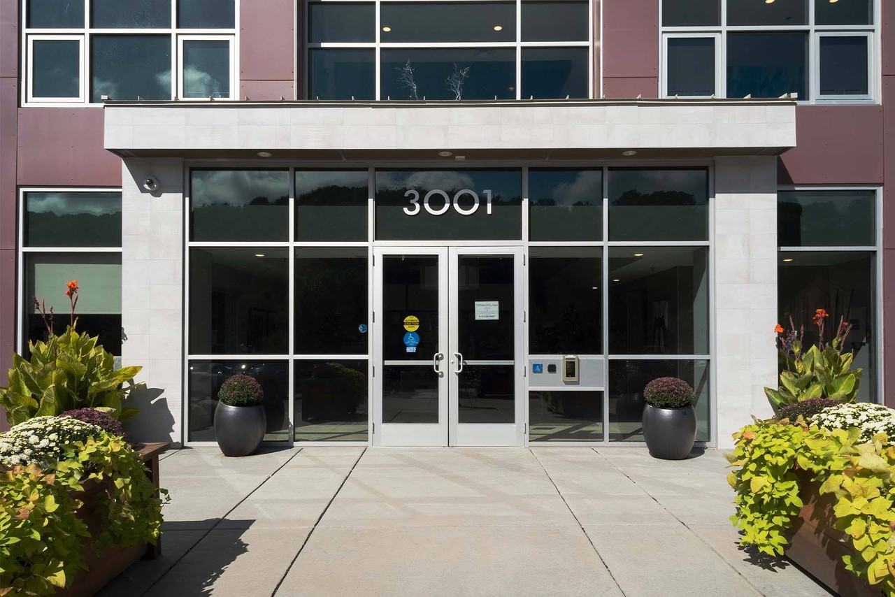 Cosmopolitan Apartments - Photo 7 of 20