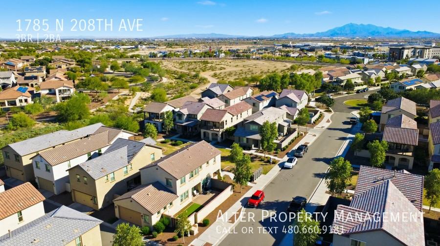 1785 N 208th Ave - Photo 4 of 42