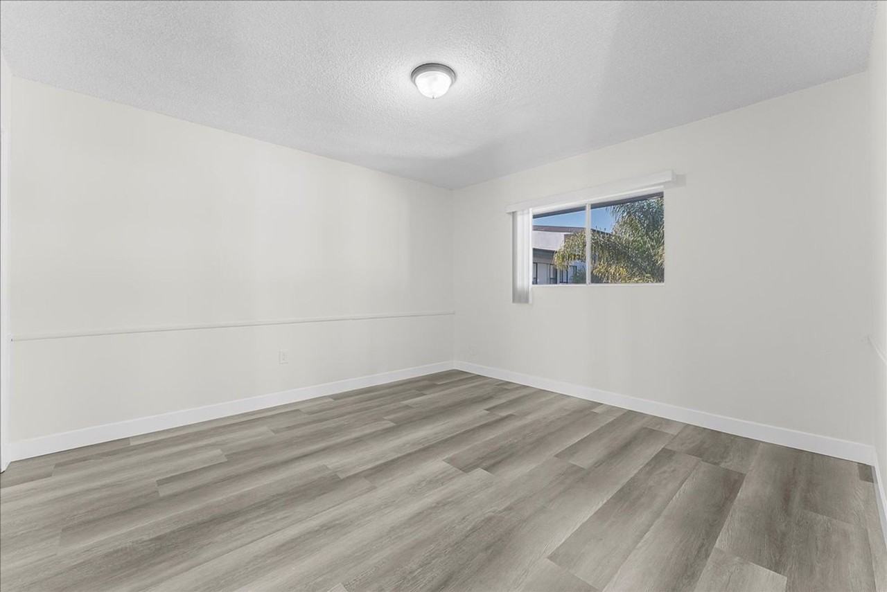 3905 Stevely Ave #11 - Photo 6 of 20