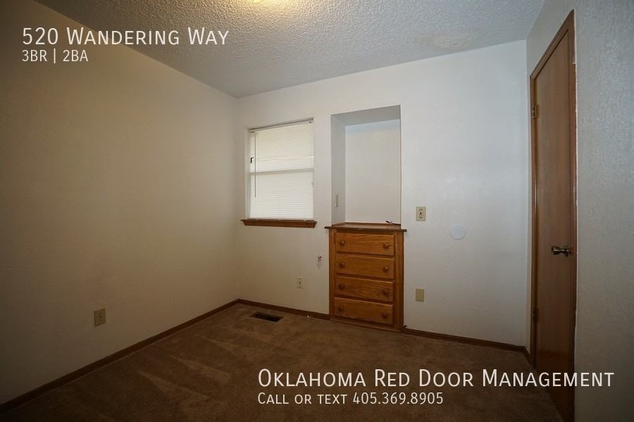 520 Wandering Way - Photo 4 of 16