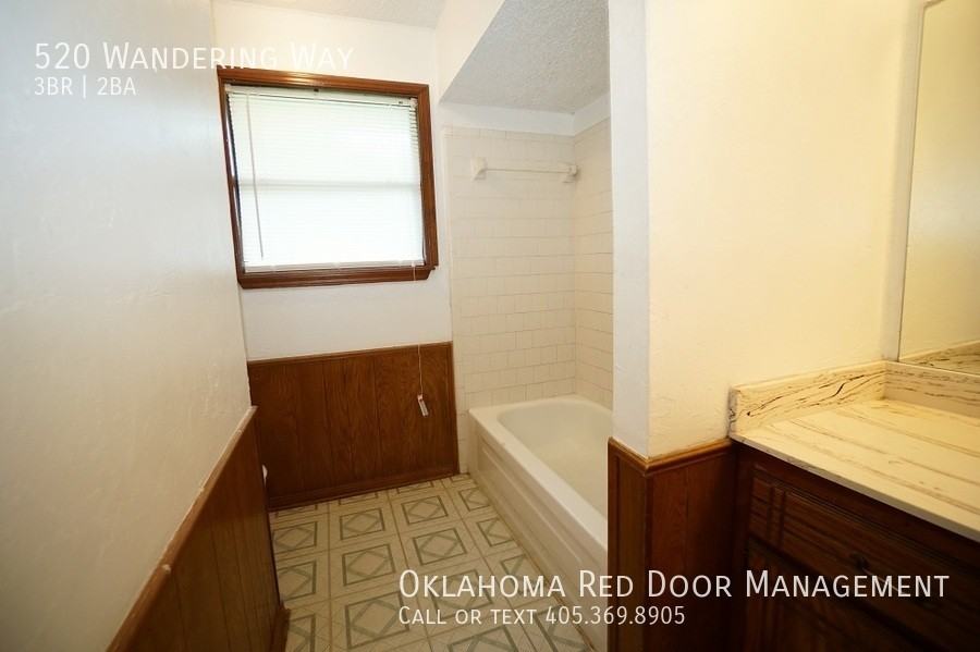 520 Wandering Way - Photo 6 of 16