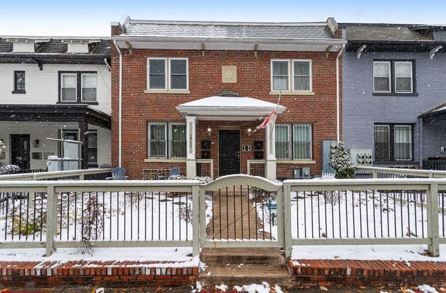 1714 W Virginia Ave Ne #3 - Photo 3 of 28