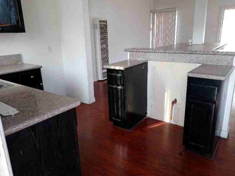 237 S Matthisen Ave - Photo 3 of 10