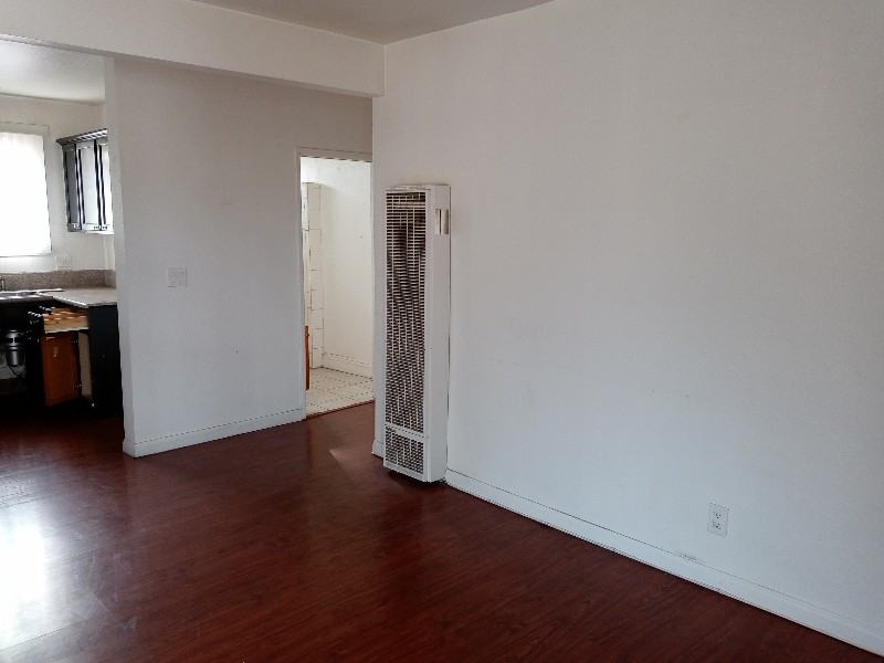 237 S Matthisen Ave - Photo 5 of 10