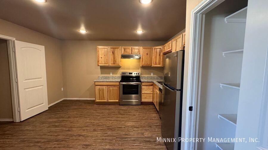 2515 North Avenue P - Photo 5 of 20