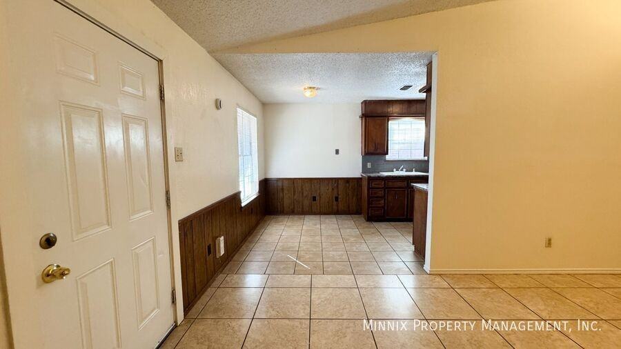 5909 16th St - Photo 5 of 25