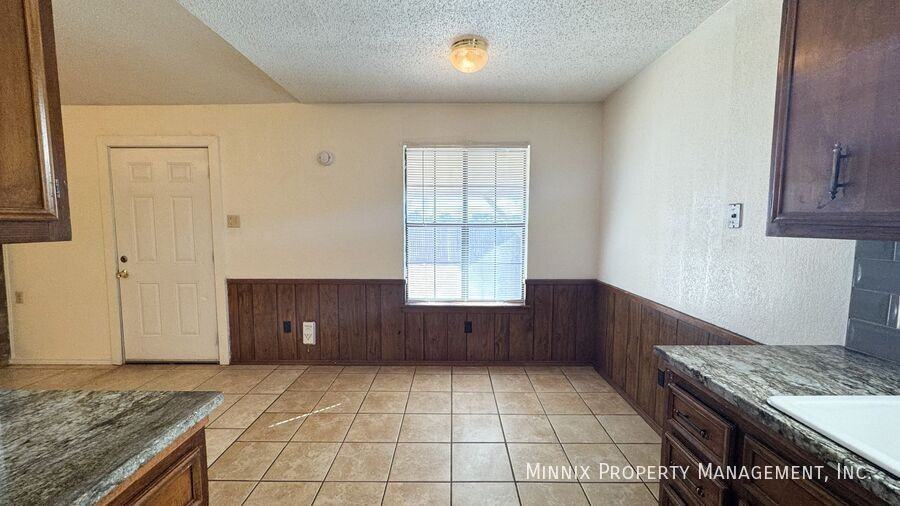 5909 16th St - Photo 7 of 25