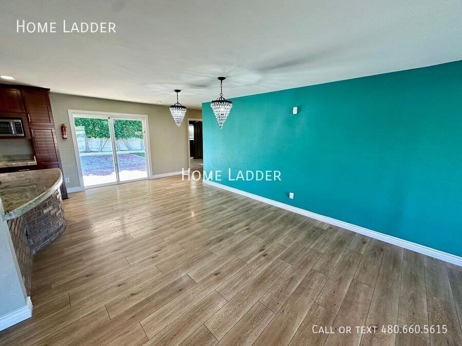 8323 E Sells Dr - Photo 6 of 23