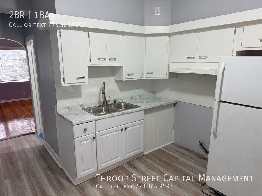 4411 West Walton Street