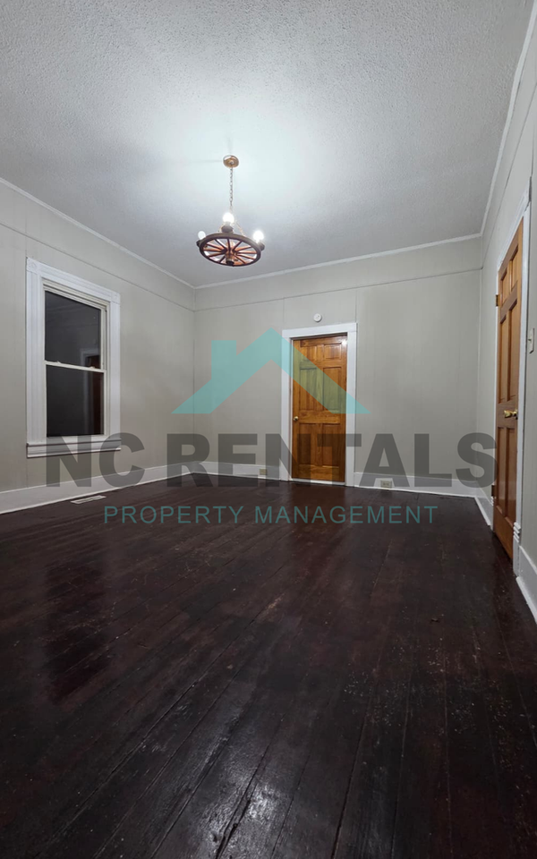 714 Dillard Street - Photo 7 of 29