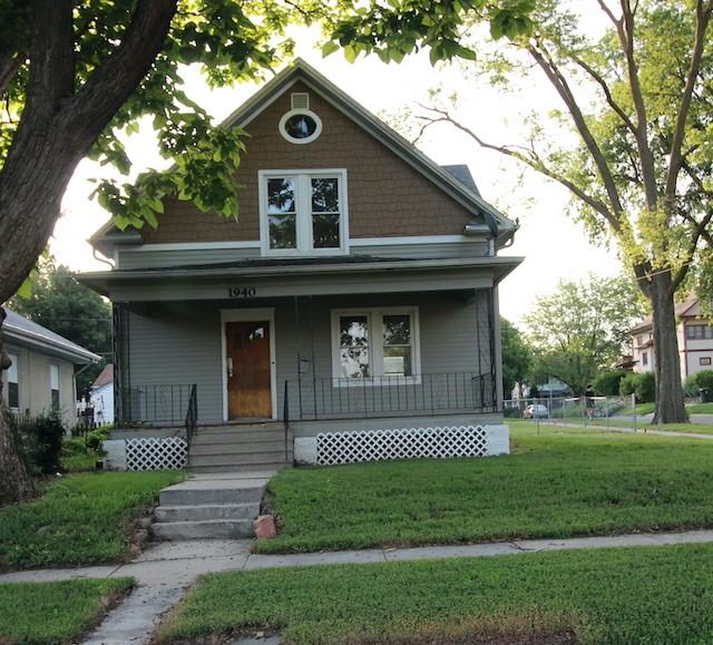 1940 S 22nd St - Photo 4 of 17