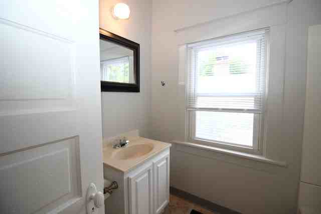 1940 S 22nd St - Photo 6 of 17