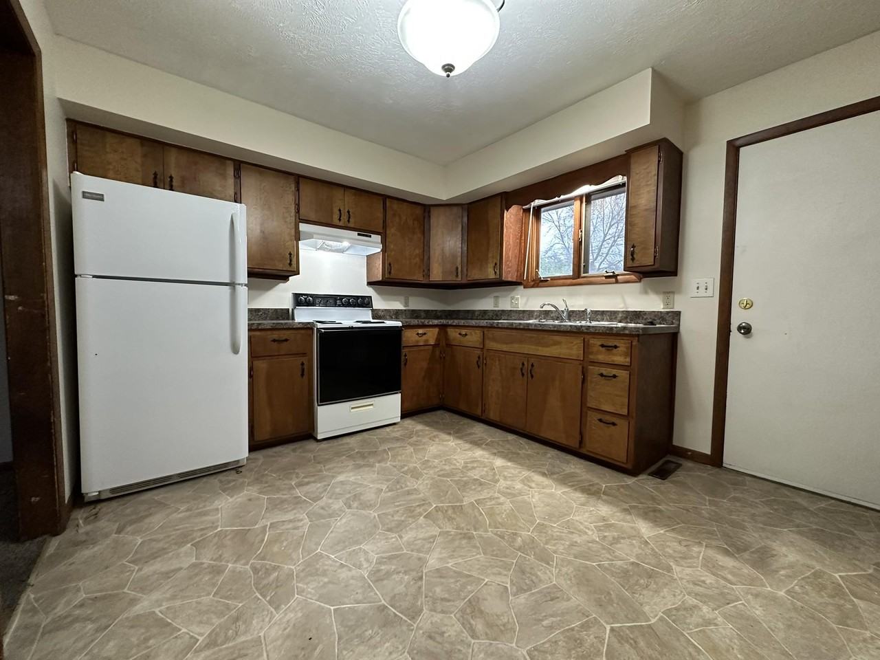 6730 Havelock Avenue - Photo 3 of 15