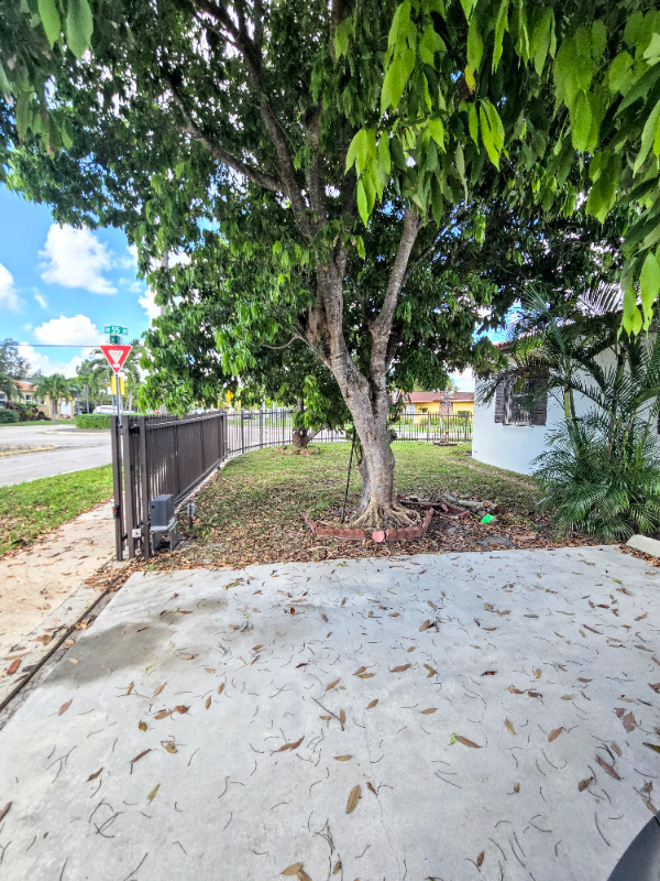 5451 Coral Gables Drive - Photo 6 of 38