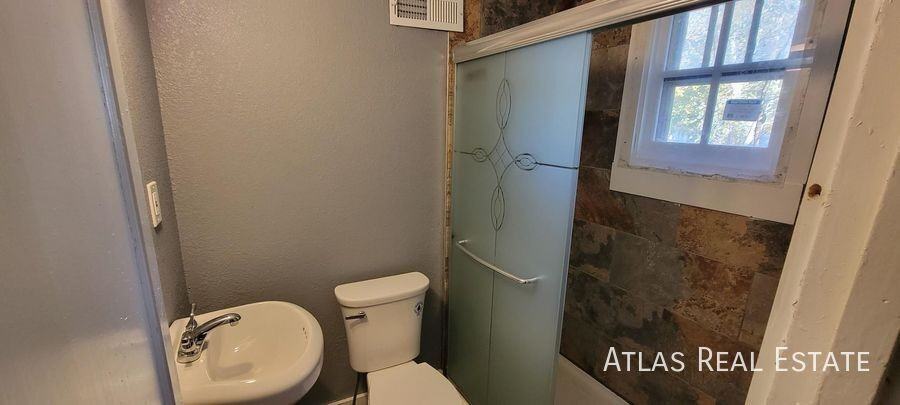 224 Spruce St #2 - Photo 5 of 12