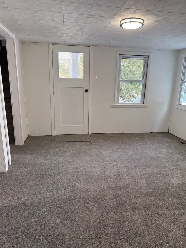 157 South Laurel Street - Photo 2 of 15