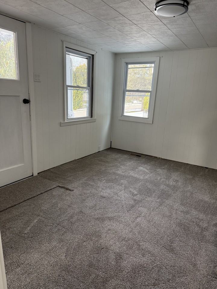 157 South Laurel Street - Photo 3 of 15