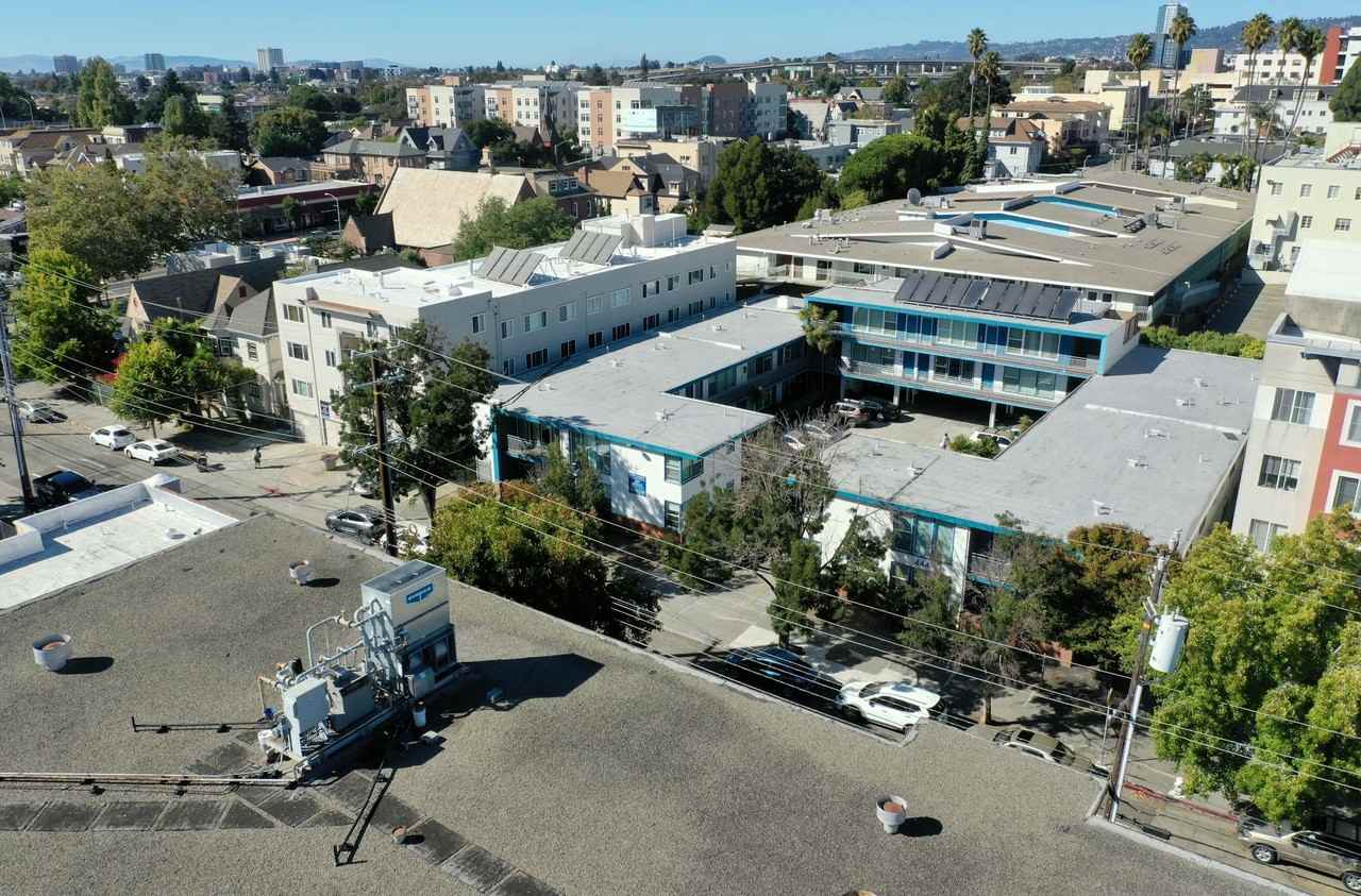 444 28th St - Photo 7 of 7