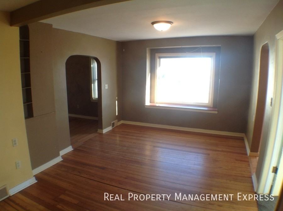 47704 69th St - Photo 6 of 50