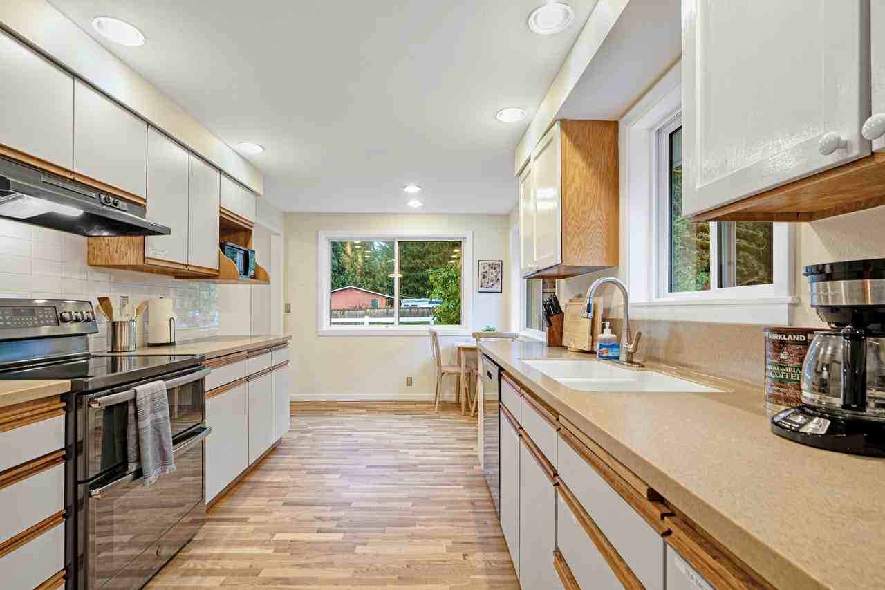 11641 204th Ave Ne - Photo 3 of 30