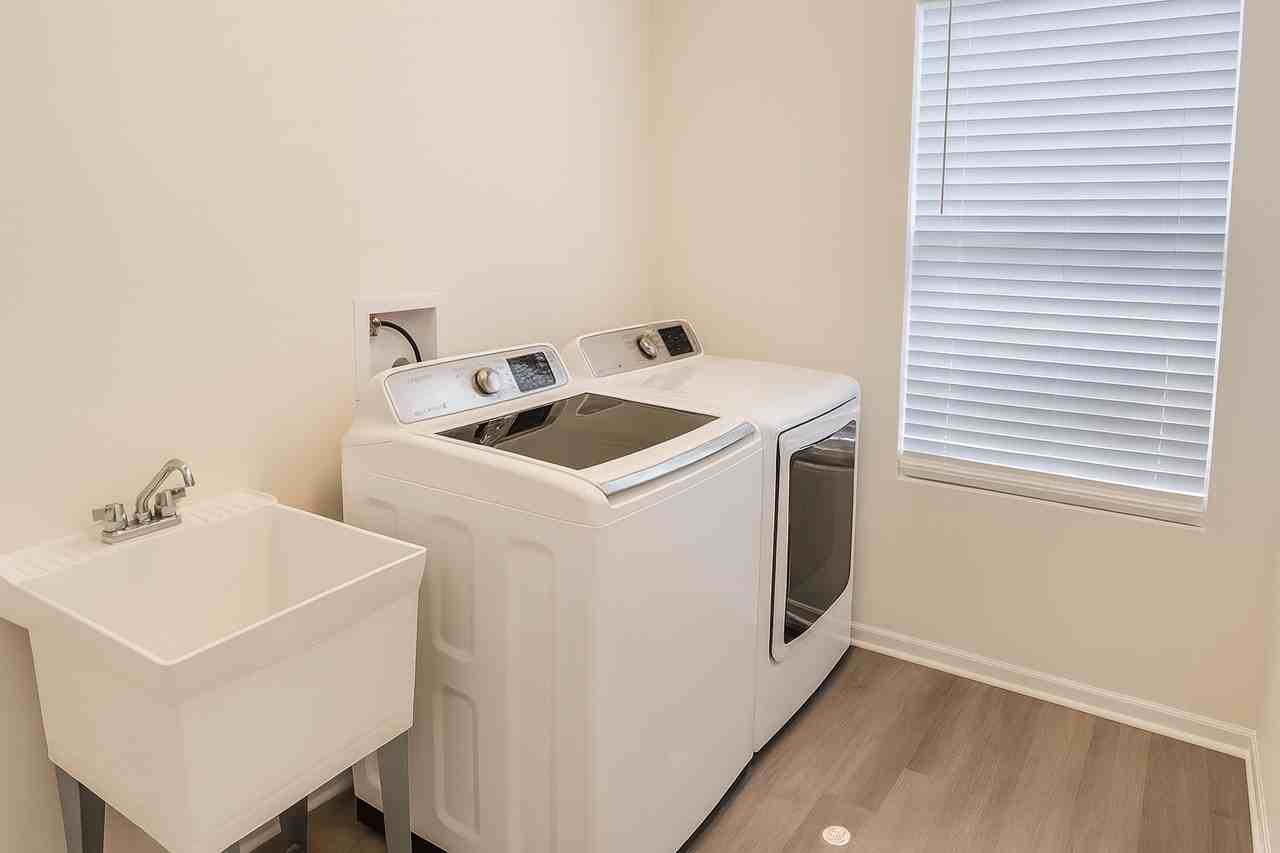 842 Finley Dr #842 - Photo 7 of 16