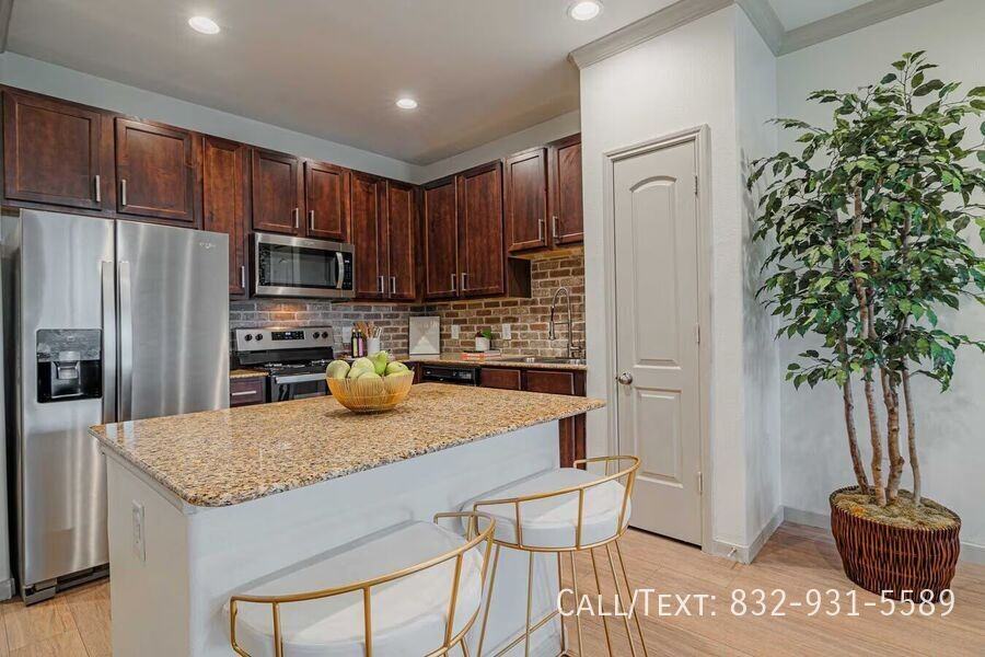 10799 Memorial Drive #AAML - Photo 4 of 16