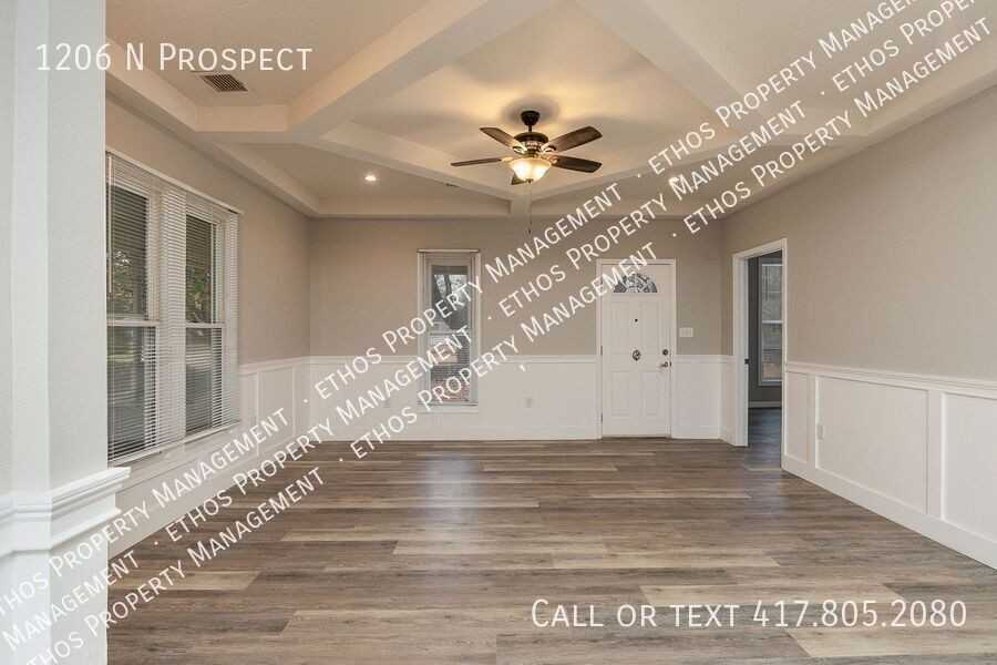 1206 North Prospect Avenue - Photo 3 of 18