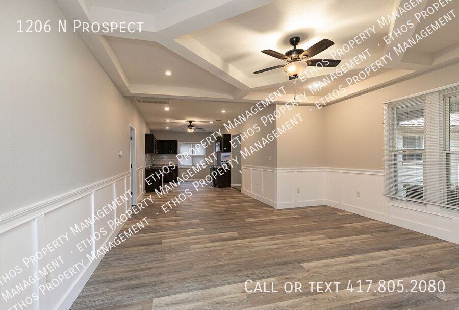 1206 North Prospect Avenue - Photo 4 of 18