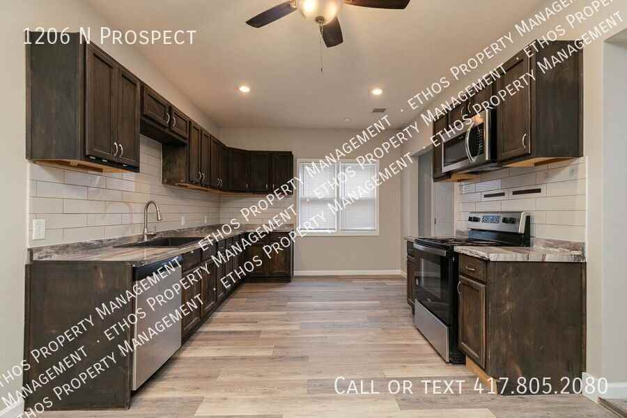 1206 North Prospect Avenue - Photo 5 of 18