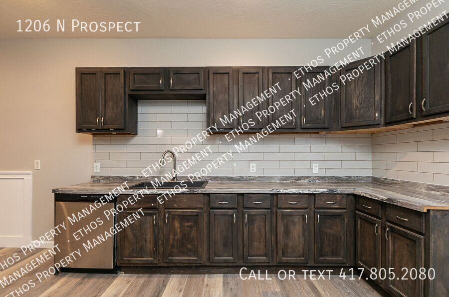 1206 North Prospect Avenue - Photo 6 of 18