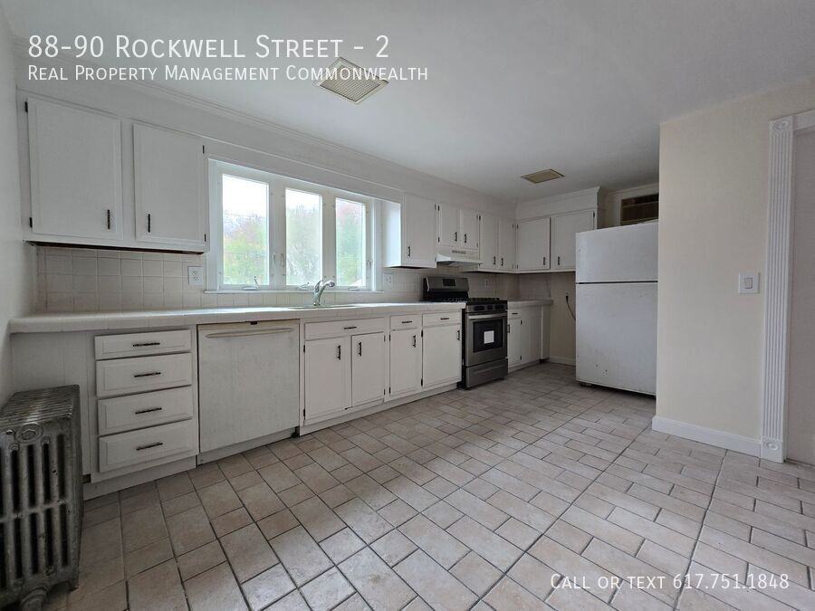 88-90 Rockwell Street #2 - Photo 7 of 13