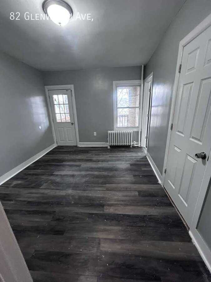 82 Glenwood Avenue - Photo 3 of 7