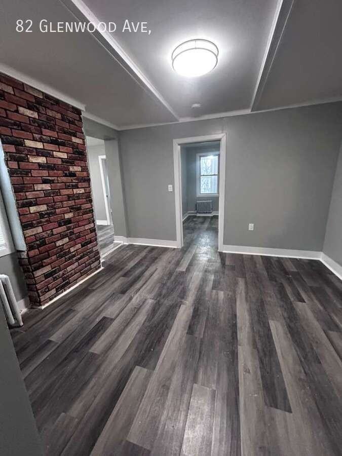 82 Glenwood Avenue - Photo 4 of 7