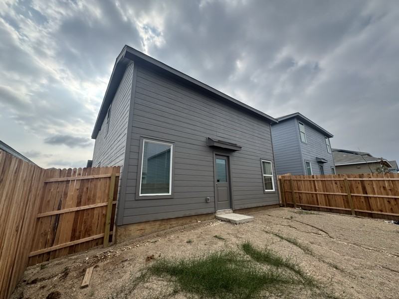 2843 Red Diamond - Photo 2 of 14