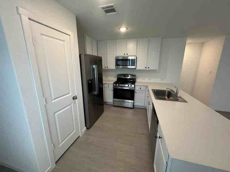 2843 Red Diamond - Photo 4 of 14