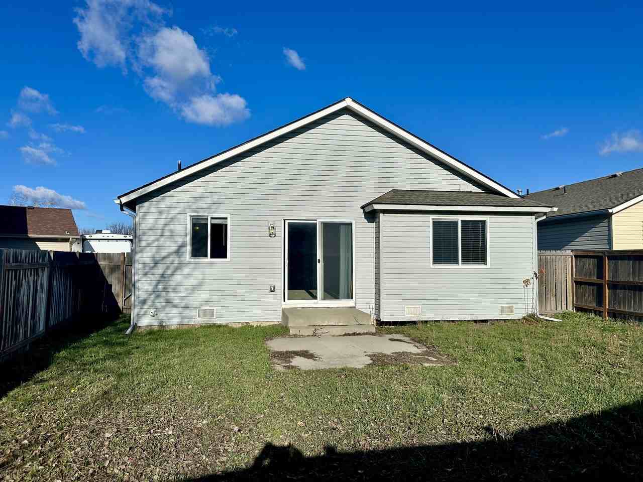 10113 W Barberry Rd - Photo 2 of 15