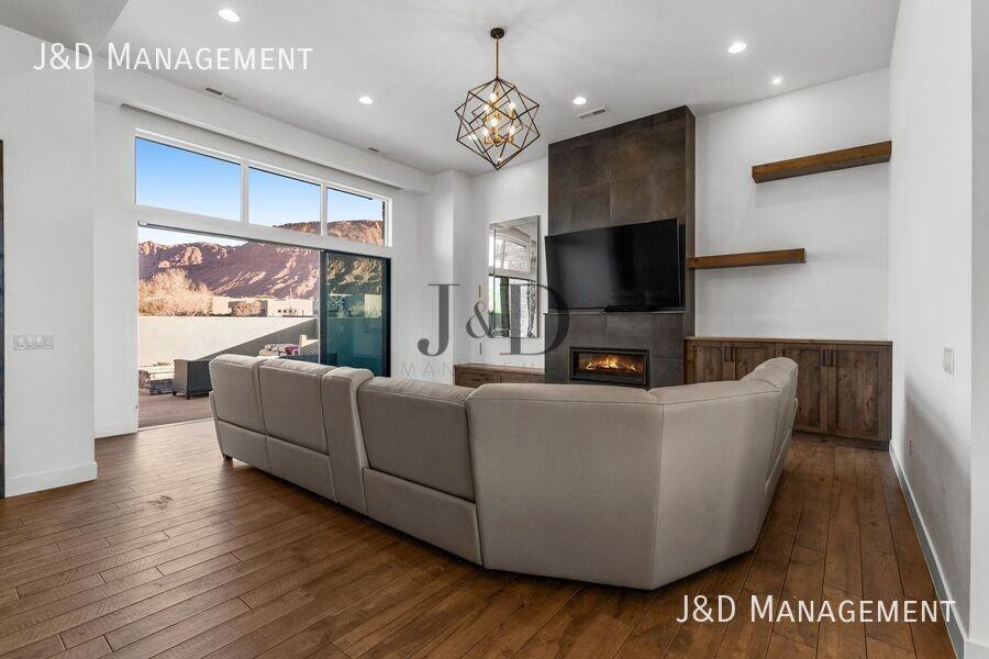 501 W 80 S - Photo 4 of 31