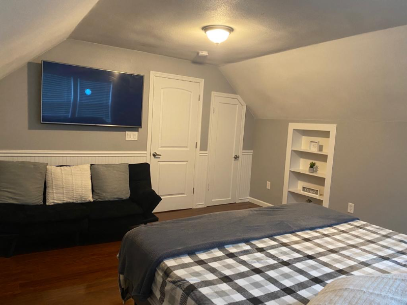 East 11th Street - Photo 6 of 18