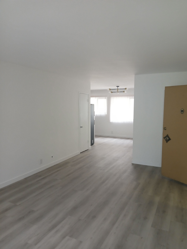 544 Los Angeles #7 - Photo 3 of 11