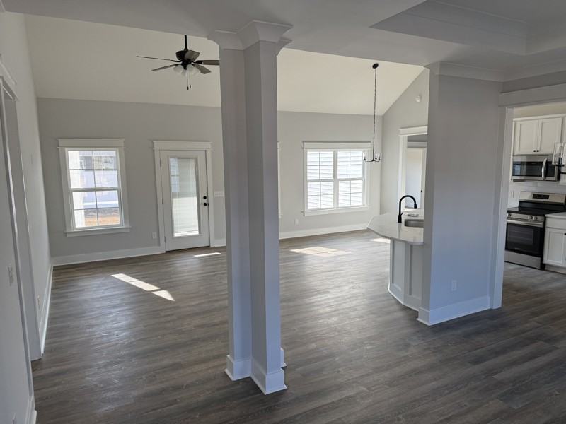 3030 Fincher Dr - Photo 2 of 10