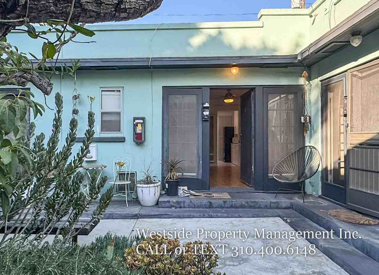 1520 Andalusia Avenue #6 - Photo 6 of 10